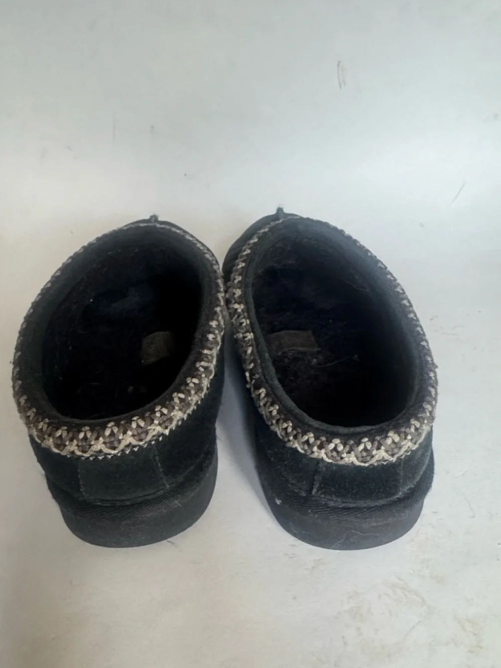 UGG Tazman Slipper Mules Child Size 5  = Womsns 6/7 Black Suede GUC $100